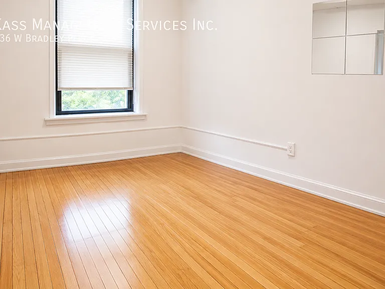 836 W Bradley Pl #2R — Photo 7