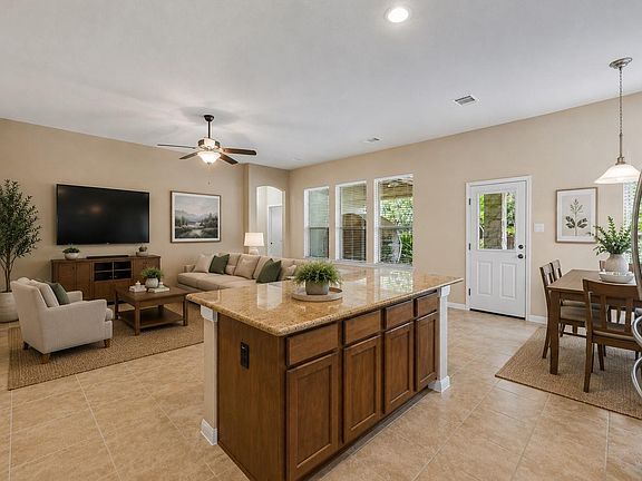 4th image of 714 Edwards Walk Dr