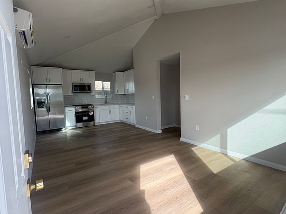 Entrance you see living room and kitchen/dinning