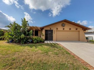 6432 Samoa Dr, Sarasota, FL 34241
