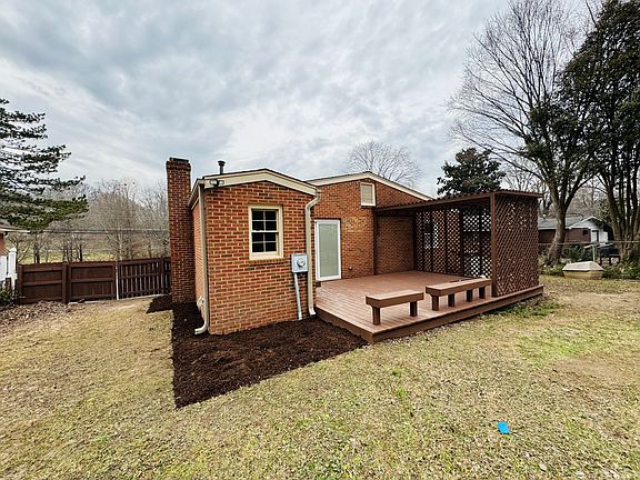2nd image of 1904 Sharonbrook Dr