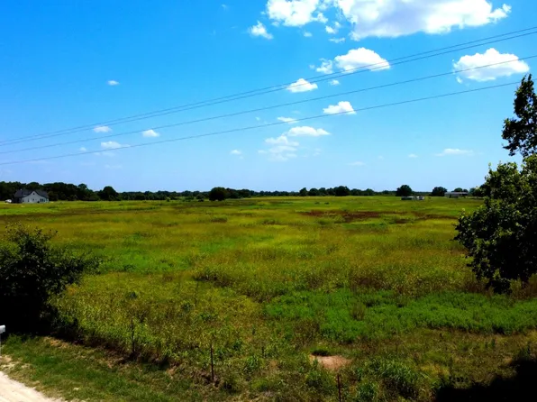 167 Fruitland Rd, Bowie, TX 76230