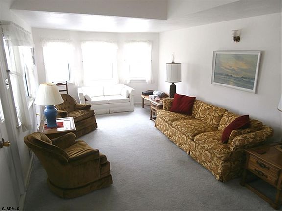 5th image of 400 Saint Davids Pl