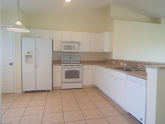4th image of 1223 NE 40th Ter