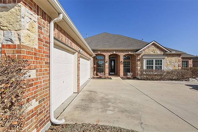 1st image of 1307 Shadow Hills Dr
