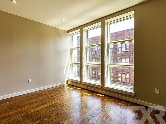 4th image of 259 Evergreen Ave #A4a