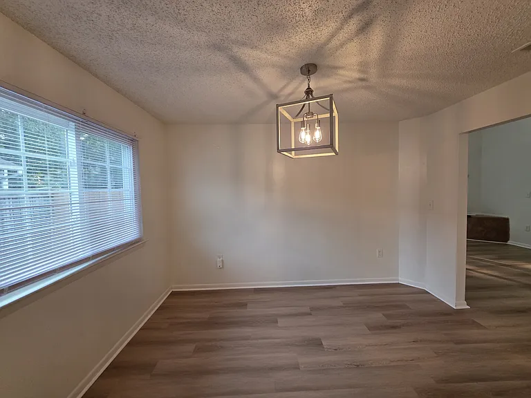 4080 Sherman Oaks Ave — Photo 9