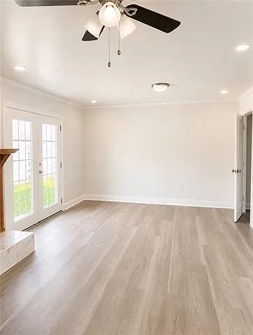 3 bed, 1.5 bath, 1300 sqft, $1,800 — Photo 2