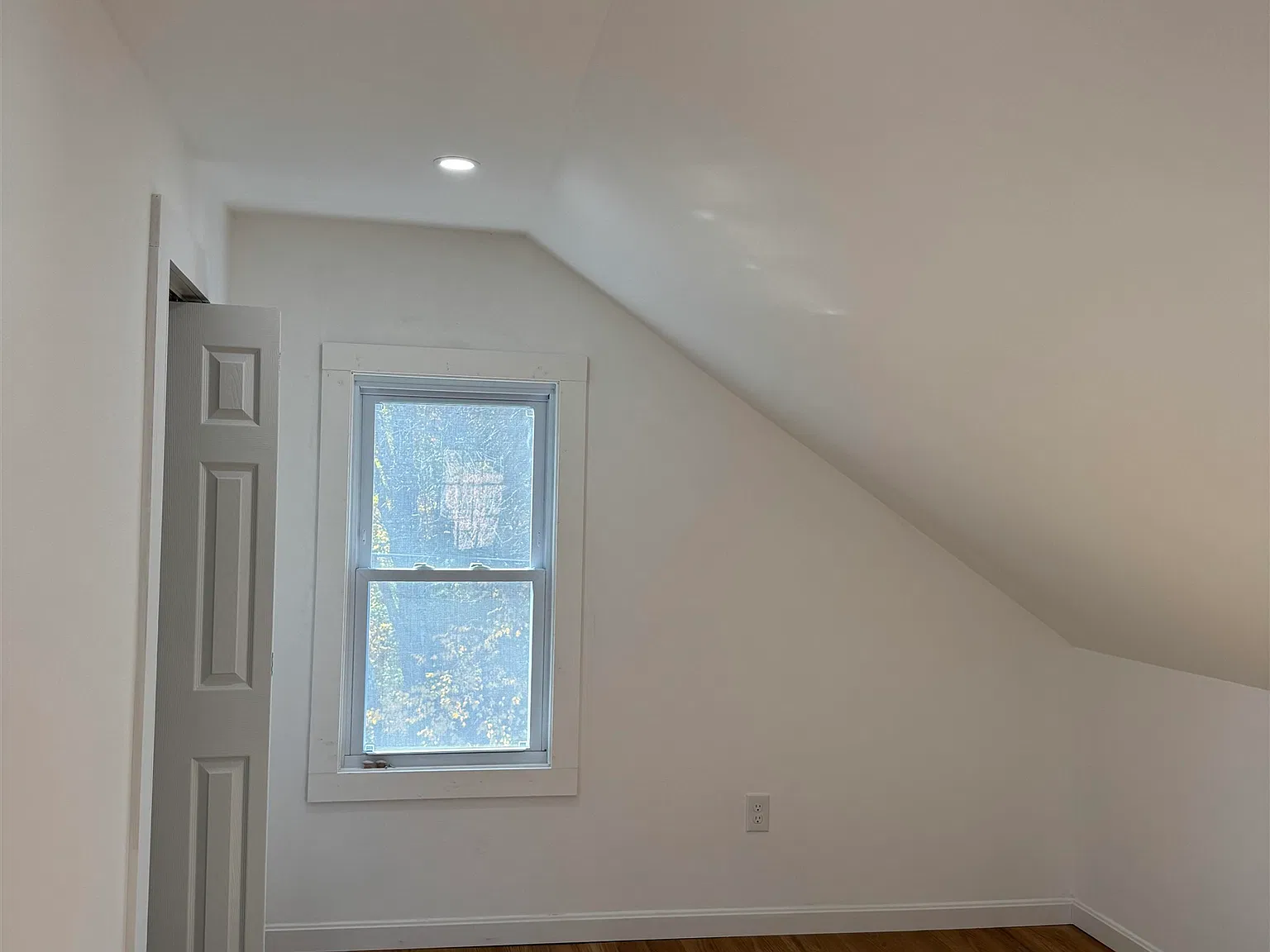 2 bed, 1.0 bath, 800 sqft, $1,700 — Photo 3