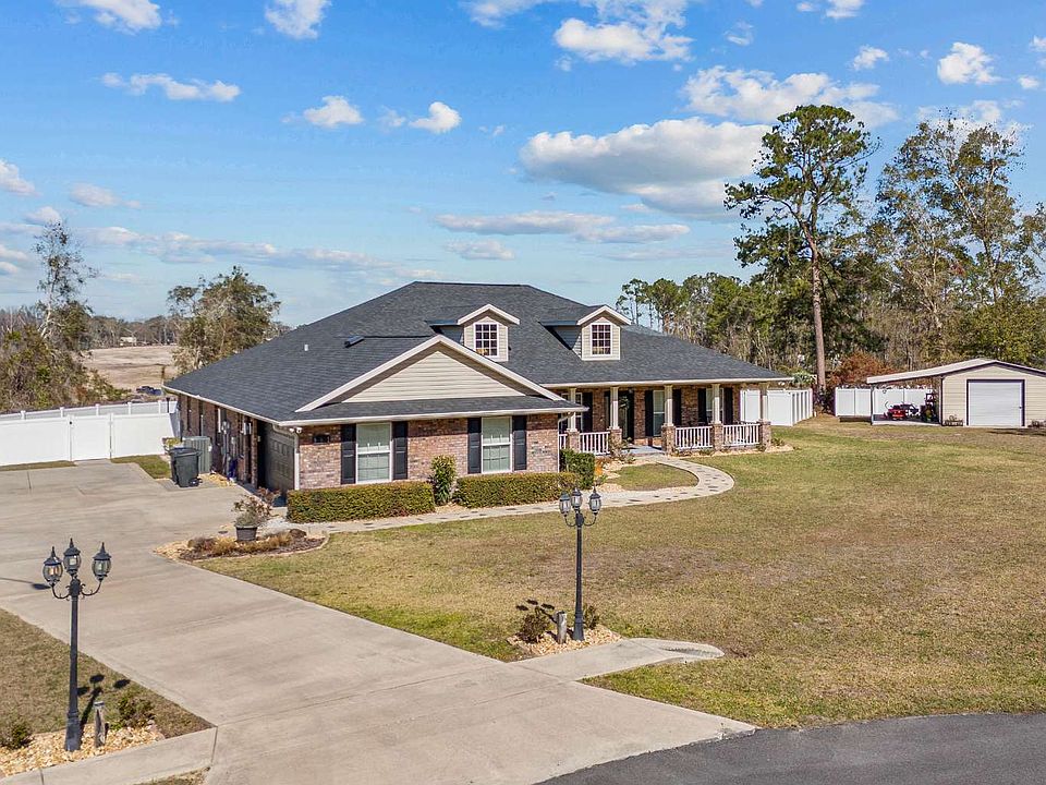 1st image of 861 NW Emerald Lakes Dr