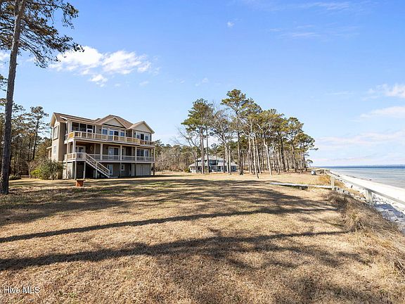 5th image of 486 Sandy Point Drive