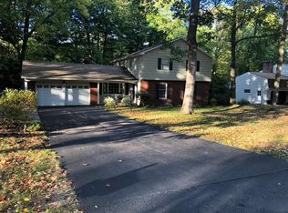 74 Nettlecreek Rd, Fairport, NY 14450