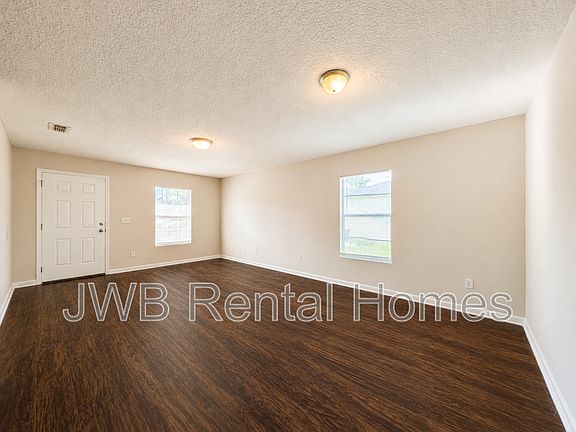 4th image of 4372 Melissa Ct W