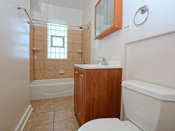 5th image of 6241 S Kedzie Ave #206