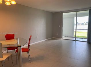 3010 Marcos Dr APT R105, Aventura, FL 33160