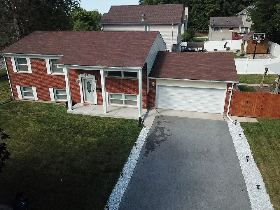 734 Blackhawk Dr photo 1