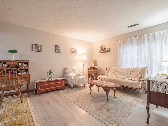 5th image of 16275 Heather Ln #D1