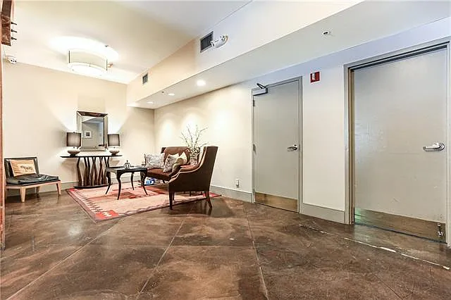 2 bed, 2.0 bath, 1918 sqft, $3,500 — Photo 2