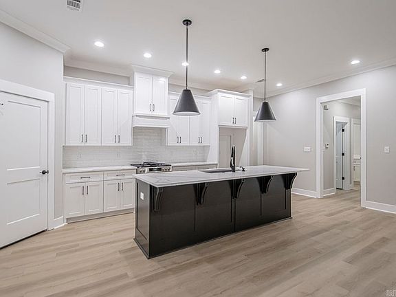 5th image of 9133 Wooddale Dr