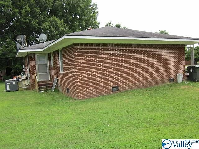 2nd image of 204 Sunset Dr #2