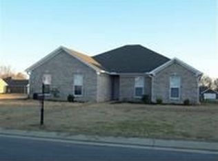 102 Livingston Cv, Medina, TN 38355