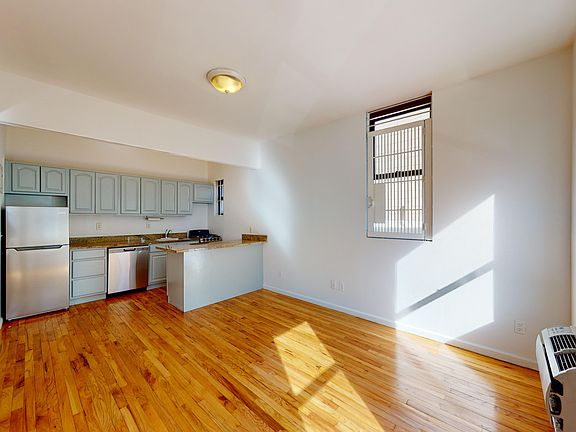 4th image of 57 Carmine St APT 2A