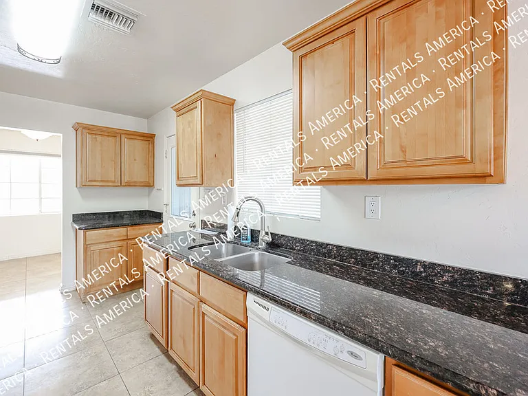 3432 N 23rd Ave — Photo 11