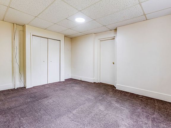 5th image of 137 Margaret St APT 1