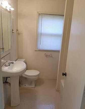 5th image of 2030 N Evanston Ave