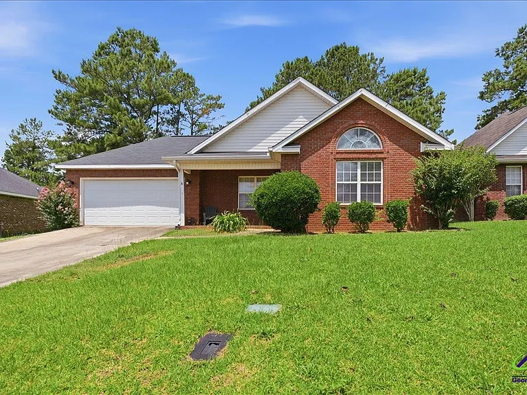 305 Links View Dr — Photo 1
