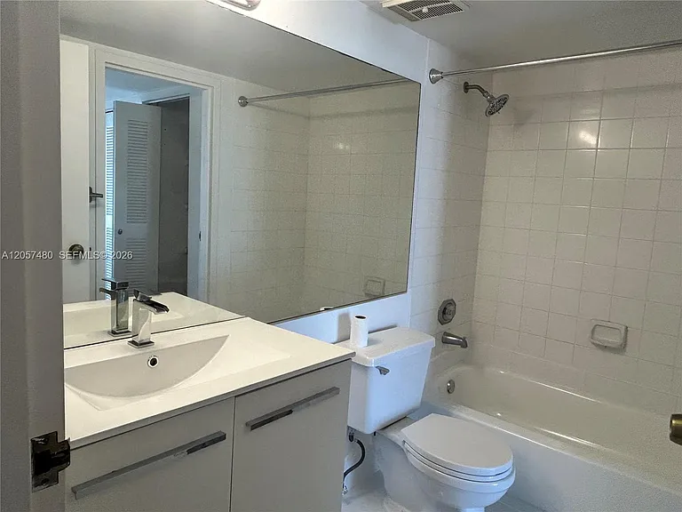 7601 E Treasure Dr #2104 — Photo 17