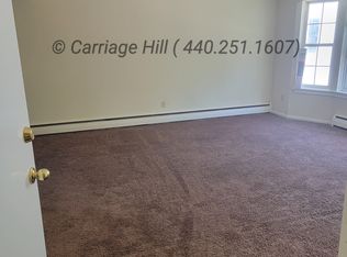 1011 Carriage Hill Dr, Ashtabula, OH 44004
