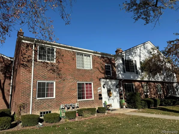 23301 Edsel Ford Ct #148, Saint Clair Shores, MI 48080