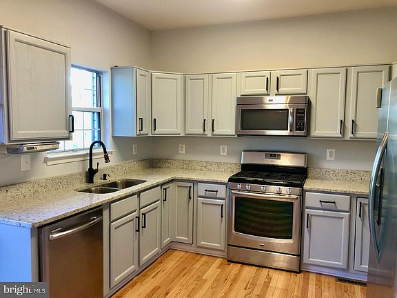 2nd image of 2506 Clover Field Cir