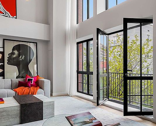3rd image of 54 Macdougal St Unit Penthouse