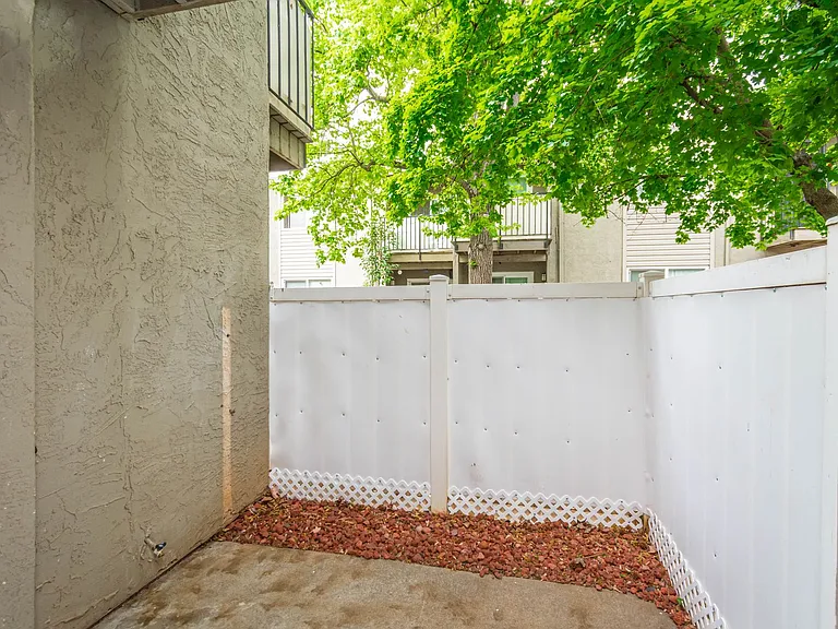 Gold Creek Apartments — Photo 45