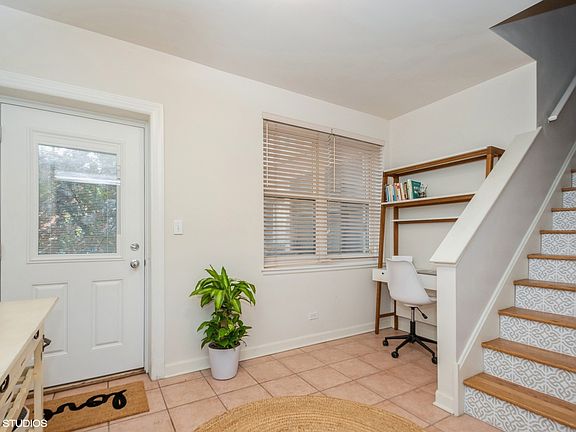 5th image of 3725 N Sheffield Ave APT C1n