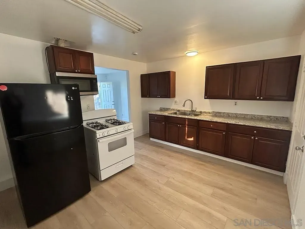 2 bed, 1.0 bath, 750 sqft, $2,600 — Photo 3
