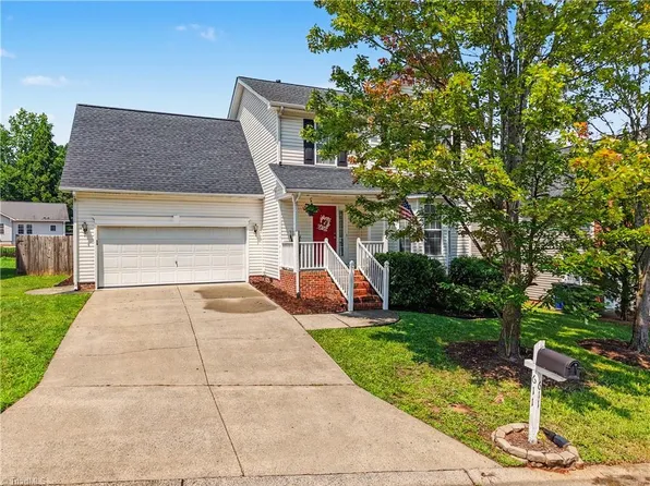 611 Camden Place Dr, Winston Salem, NC 27103