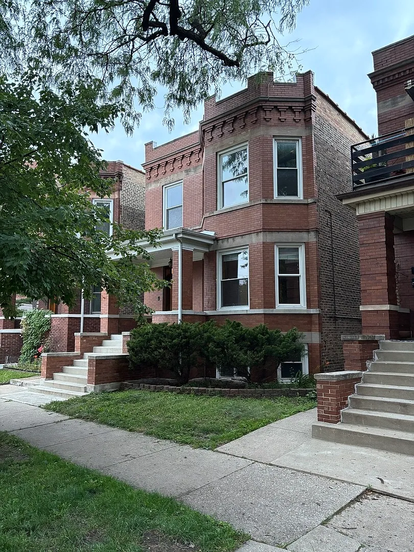 2 bed, 1200 sqft, $1,750 — Photo 1