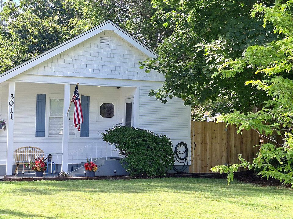 1st image of 3011 W Walton Ave