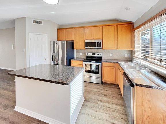 4th image of 1612 Bluebird Dr