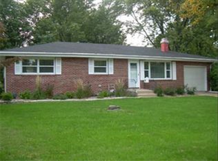 16 Hawthorne Dr, Normal, IL 61761