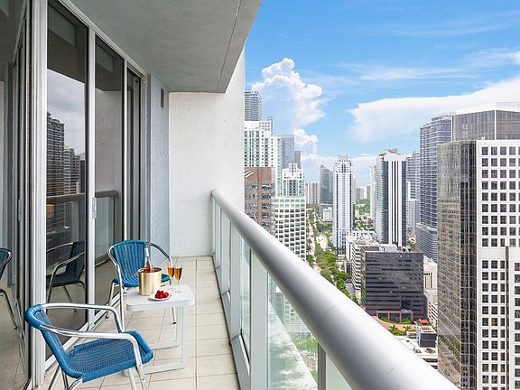 4th image of 485 Brickell Ave #Id1232201p