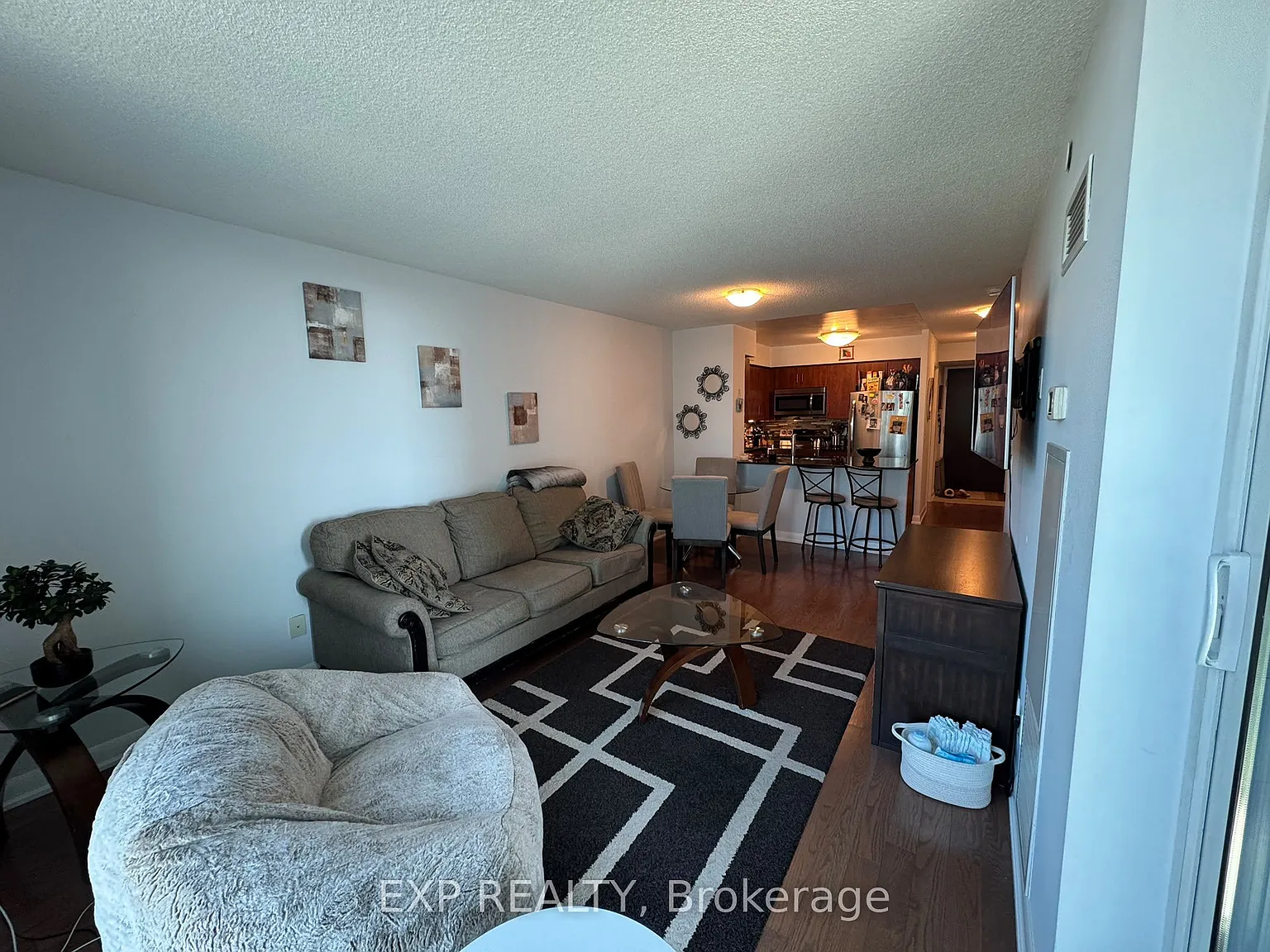 2 bed, $2,500 — Photo 4