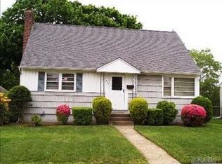 344 Ferris Rd, Seaford, NY 11783