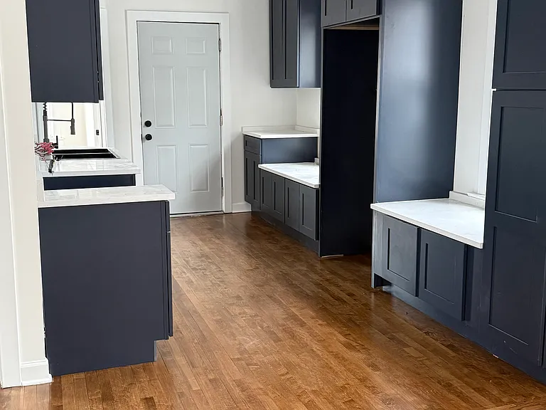 7931 S Eberhart Ave #3 — Photo 10