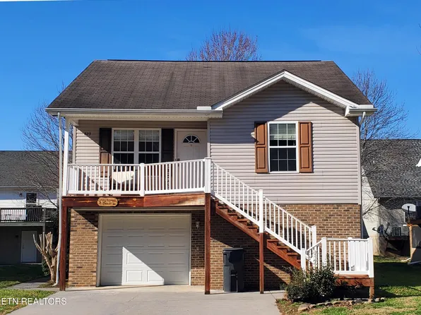 823 Plantation Dr, Pigeon Forge, TN 37863