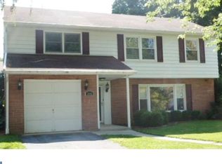 1945 Palm St, Reading, PA 19604