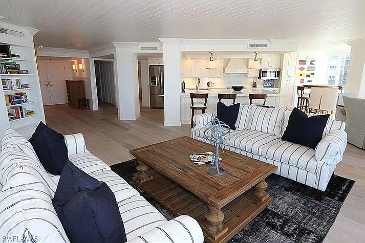 2 bed, 3.0 bath, 2555 sqft, $25,000 — Photo 4